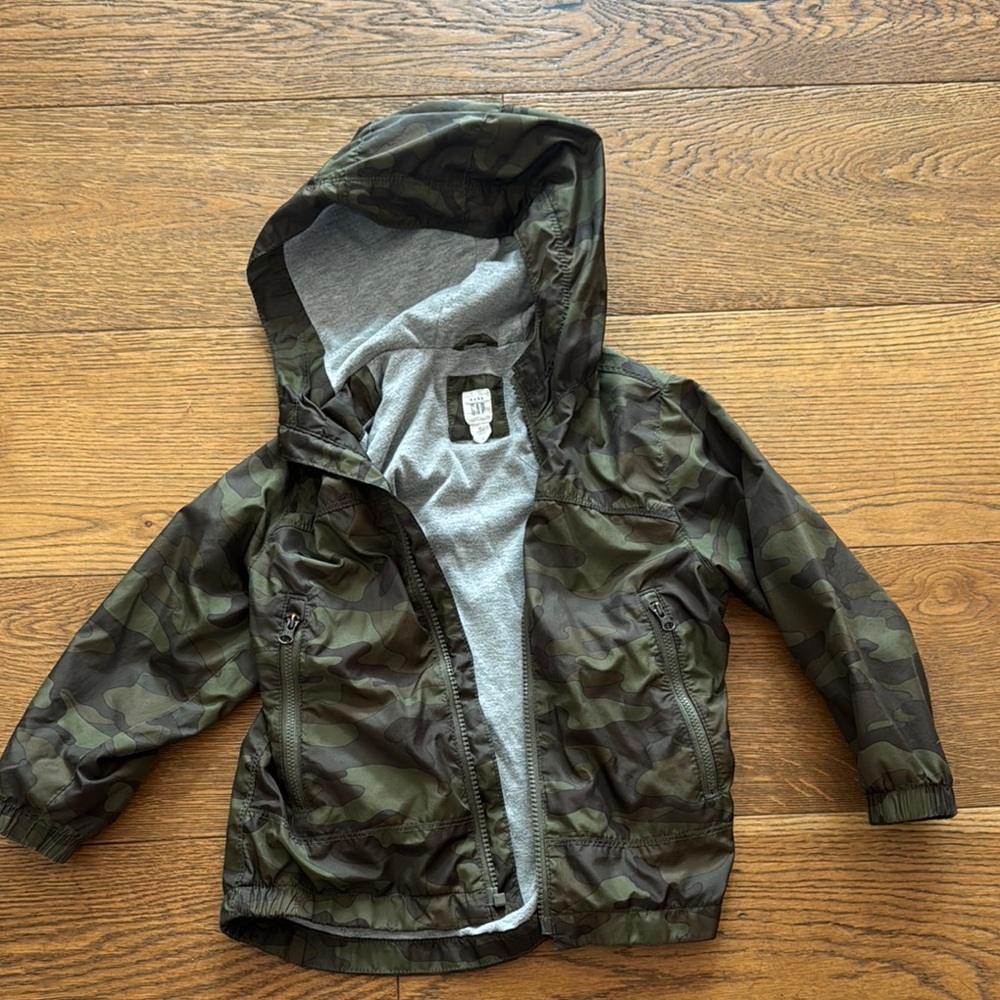 GAP Green with Hood and Lightweight Design size 4T